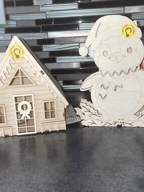 Make Market DIY Xmas House & Penguin LED Light Up Decorate Yourself - NEW